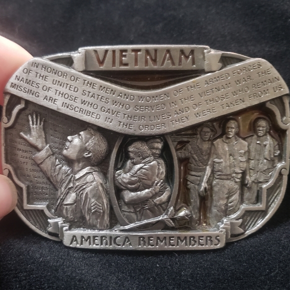 Vintage 1992 C+J Vietnam America Remembers Pewter Belt Buckle CJ1565 - Picture 6 of 15